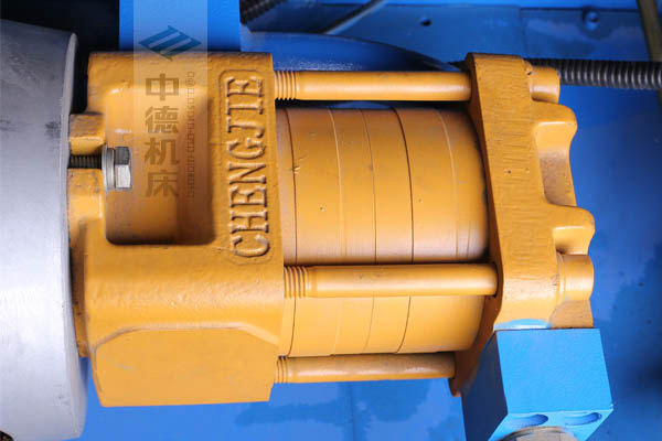 ZDPK-4015采用國内一流品牌電機及油泵，動力強勁，噪音低.jpg